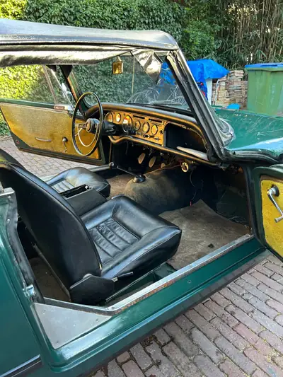 Sunbeam Alpine Series IV 1964 — Roadster britannique mythique, cabriolet vert d'époque — Innenraum