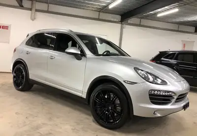 Porsche Cayenne 4.8 V8 S — SUV prestige 400 ch, transmission Tiptronic — côté