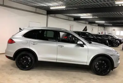 Porsche Cayenne 4.8 V8 S — SUV prestige 400 ch, transmission Tiptronic — vue extérieure