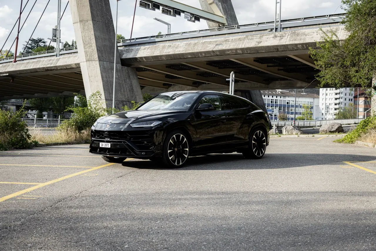 Lamborghini Urus 636 — Le SUV sportif ultime, 35'000 km seulement — Außenansicht