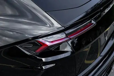 Lamborghini Urus 636 — Le SUV sportif ultime, 35'000 km seulement — Innenraum
