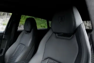 Lamborghini Urus 636 — Le SUV sportif ultime, 35'000 km seulement — Miniatur 10