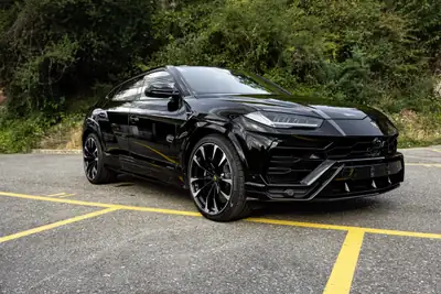Lamborghini Urus 636 — Le SUV sportif ultime, 35'000 km seulement — Miniatur 14