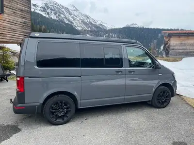 VW T6 2.0 TDI 150 4Motion — Camping-car aménagé avec garage sport intégré — Armaturenbrett