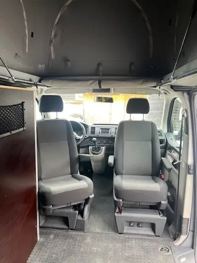 VW T6 2.0 TDI 150 4Motion — Camping-car aménagé avec garage sport intégré — Miniatur 9