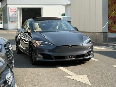 Tesla Model S 100D Performance — Berline électrique haute performance, 69 900 km, batterie 88% — interni