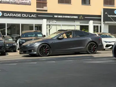 Tesla Model S 100D Performance — Berline électrique haute performance, 69 900 km, batterie 88% — cruscotto
