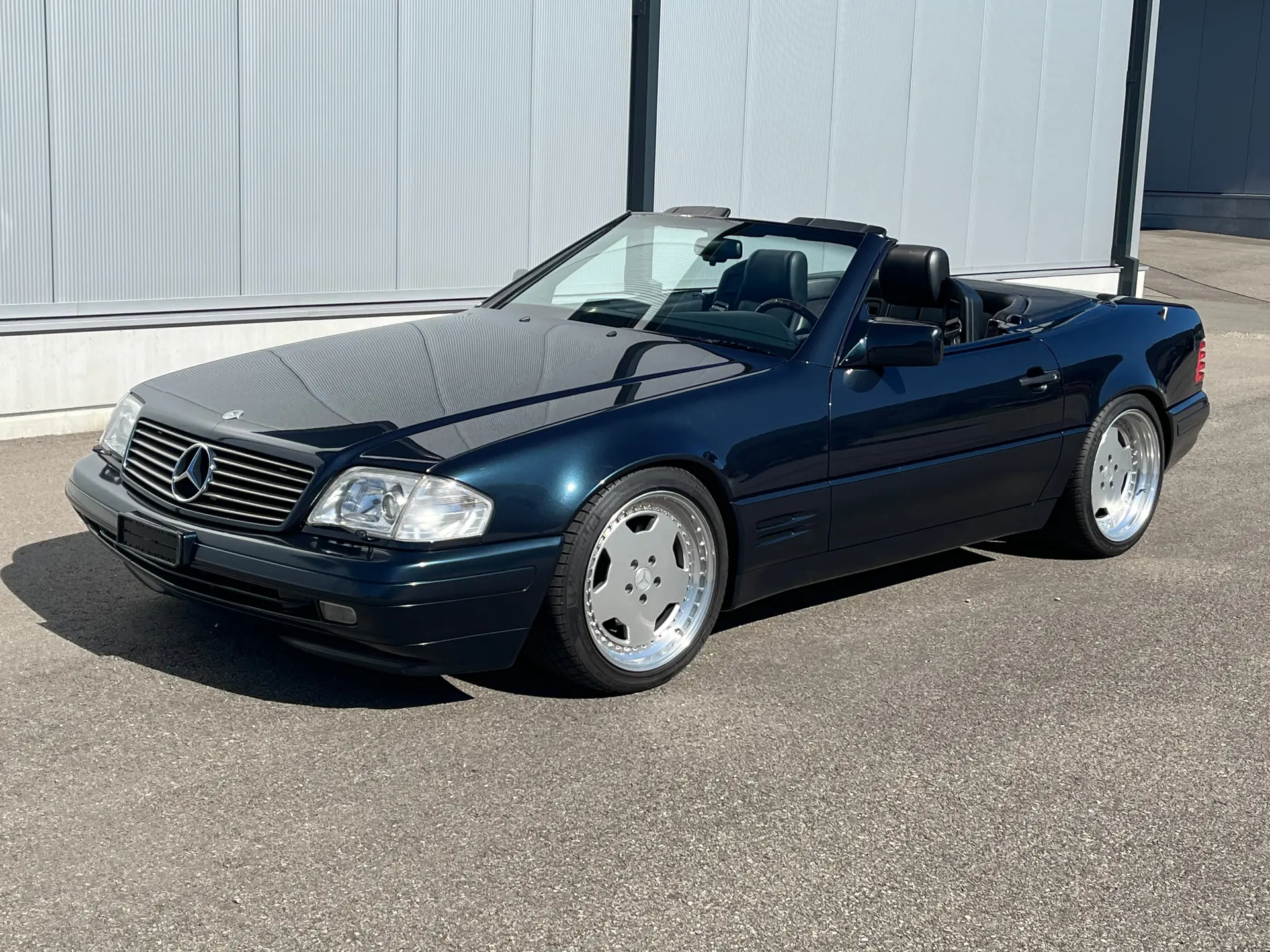Mercedes-Benz SL 320 — Cabriolet de prestige des années 90, exemplaire avec homologation véhicule historique