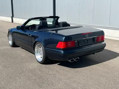 Mercedes-Benz SL 320 — Cabriolet de prestige des années 90, exemplaire avec homologation véhicule historique — vista posteriore