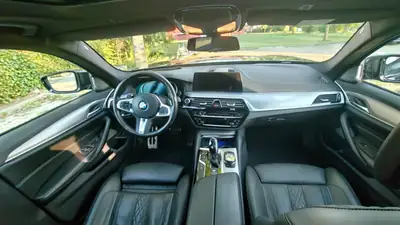 BMW 540i xDrive Touring — Berline familiale premium, 340 ch et transmission intégrale — Miniature 8