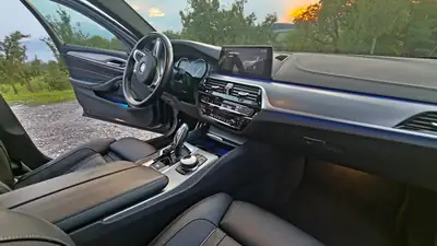 BMW 540i xDrive Touring — Berline familiale premium, 340 ch et transmission intégrale — Miniature 7