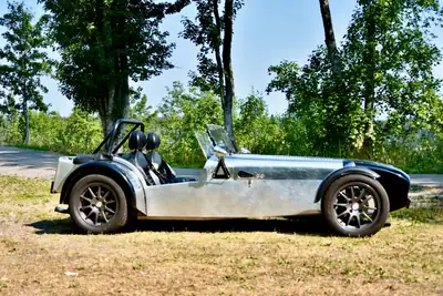 Caterham Super Seven SV — Roadster légendaire, 162 ch purs, 26 500 km seulement — vista esterna
