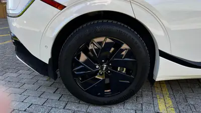 Kia EV6 77 kWh GT-Line 4x4 — SUV électrique haute performance, 28 000 km seulement — Miniatura 15