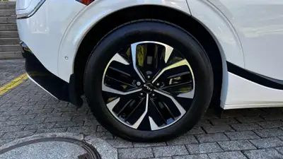 Kia EV6 77 kWh GT-Line 4x4 — SUV électrique haute performance, 28 000 km seulement — Miniatura 16