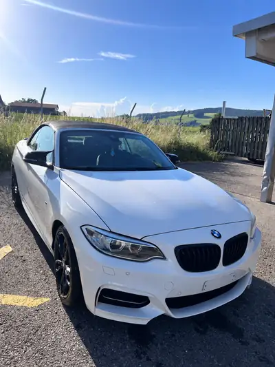 BMW M240i xDrive Cabriolet — Sportivité décapotable, 340 ch dynamiques — Innenraum