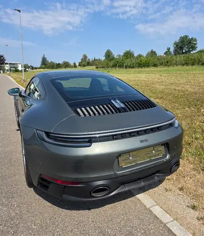 Porsche 911 Carrera GTS PDK — Coupé sportif vert métallisé, 480 ch, état exceptionnel — côté