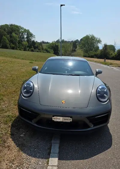 Porsche 911 Carrera GTS PDK — Coupé sportif vert métallisé, 480 ch, état exceptionnel — intérieur