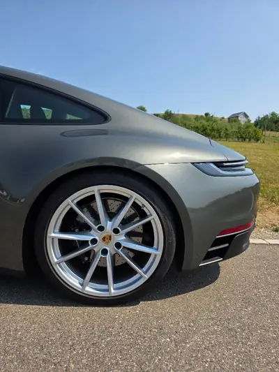 Porsche 911 Carrera GTS PDK — Coupé sportif vert métallisé, 480 ch, état exceptionnel — Miniature 11