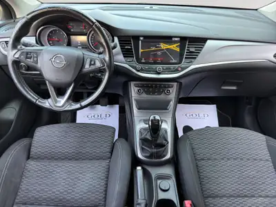 Opel Astra 1.4i Turbo Enjoy 2018 — Berline fiable, entretien suivi, sans sinistre — arrière