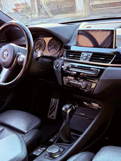 BMW X1 25d xDrive M Sportline — SUV diesel performant, 170'000 km, traction intégrale — intérieur