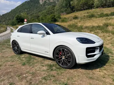 Porsche Cayenne Coupé GTS — SUV coupé sportif, 500 ch, faible kilométrage — arrière