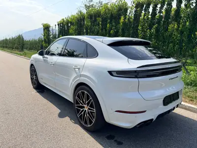 Porsche Cayenne Coupé GTS — SUV coupé sportif, 500 ch, faible kilométrage — Miniature 12