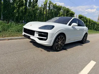 Porsche Cayenne Coupé GTS — SUV coupé sportif, 500 ch, faible kilométrage — Miniature 10