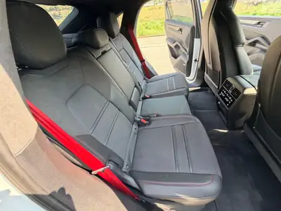 Porsche Cayenne Coupé GTS — SUV coupé sportif, 500 ch, faible kilométrage — Miniature 26