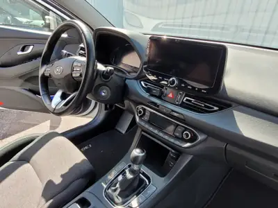 Hyundai i30 Amplia 1.5 T-GDi — Break hybride mild, 49 000 km, garantie 5 ans — rear view