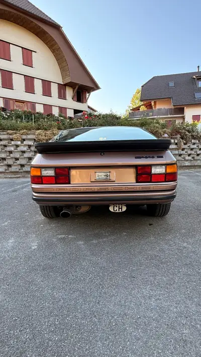 Porsche 944 2.5 S — Chef-d'œuvre des années 1980, 190 ch authentiques — détail