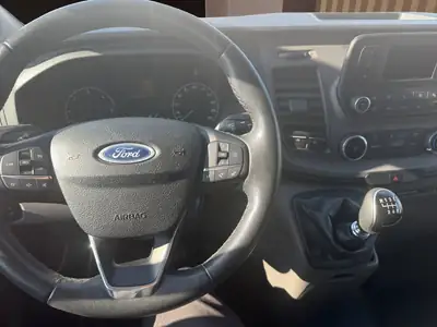 Ford Transit Custom 320 L1H1 — Utilitaire compact diesel, 53'000 km seulement — tableau de bord