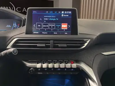Peugeot 5008 1.2 PureTech Allure — SUV 7 places, boîte auto, consommation maîtrisée — Detail