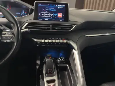 Peugeot 5008 1.2 PureTech Allure — SUV 7 places, boîte auto, consommation maîtrisée — Miniatur 14