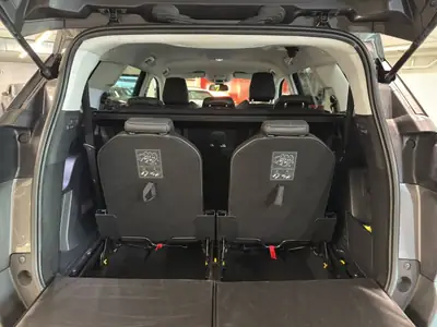 Peugeot 5008 1.2 PureTech Allure — SUV 7 places, boîte auto, consommation maîtrisée — Miniatur 16