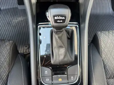 Skoda Karoq 2.0 TDI 4×4 DSG — SUV robuste, garantie usine, faible kilométrage — Miniature 23
