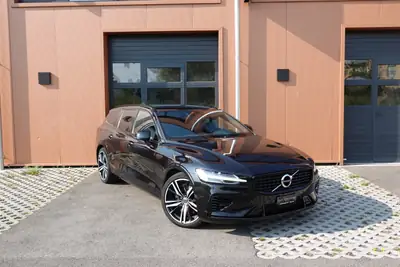 Volvo V60 T6 eAWD Twin Engine — Hybride rechargeable performant, 57 000 km seulement — vue extérieure