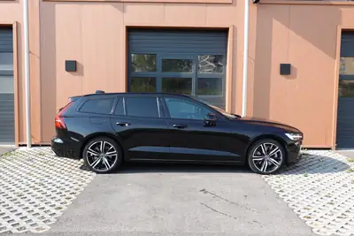 Volvo V60 T6 eAWD Twin Engine — Hybride rechargeable performant, 57 000 km seulement — intérieur