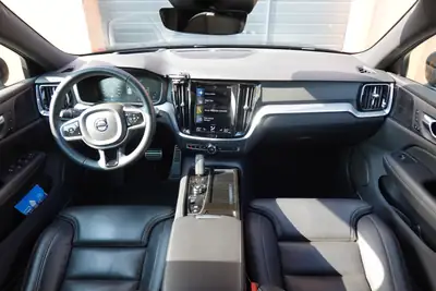 Volvo V60 T6 eAWD Twin Engine — Hybride rechargeable performant, 57 000 km seulement — Miniature 11
