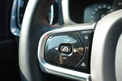Volvo V60 T6 eAWD Twin Engine — Hybride rechargeable performant, 57 000 km seulement — Miniature 13