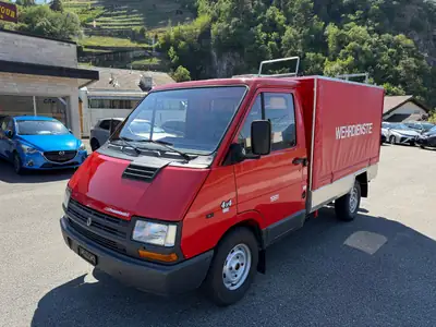 Renault Trafic V 49A 2.2 4x4 — Utilitaire robuste 4 roues motrices, très faible kilométrage — fianco