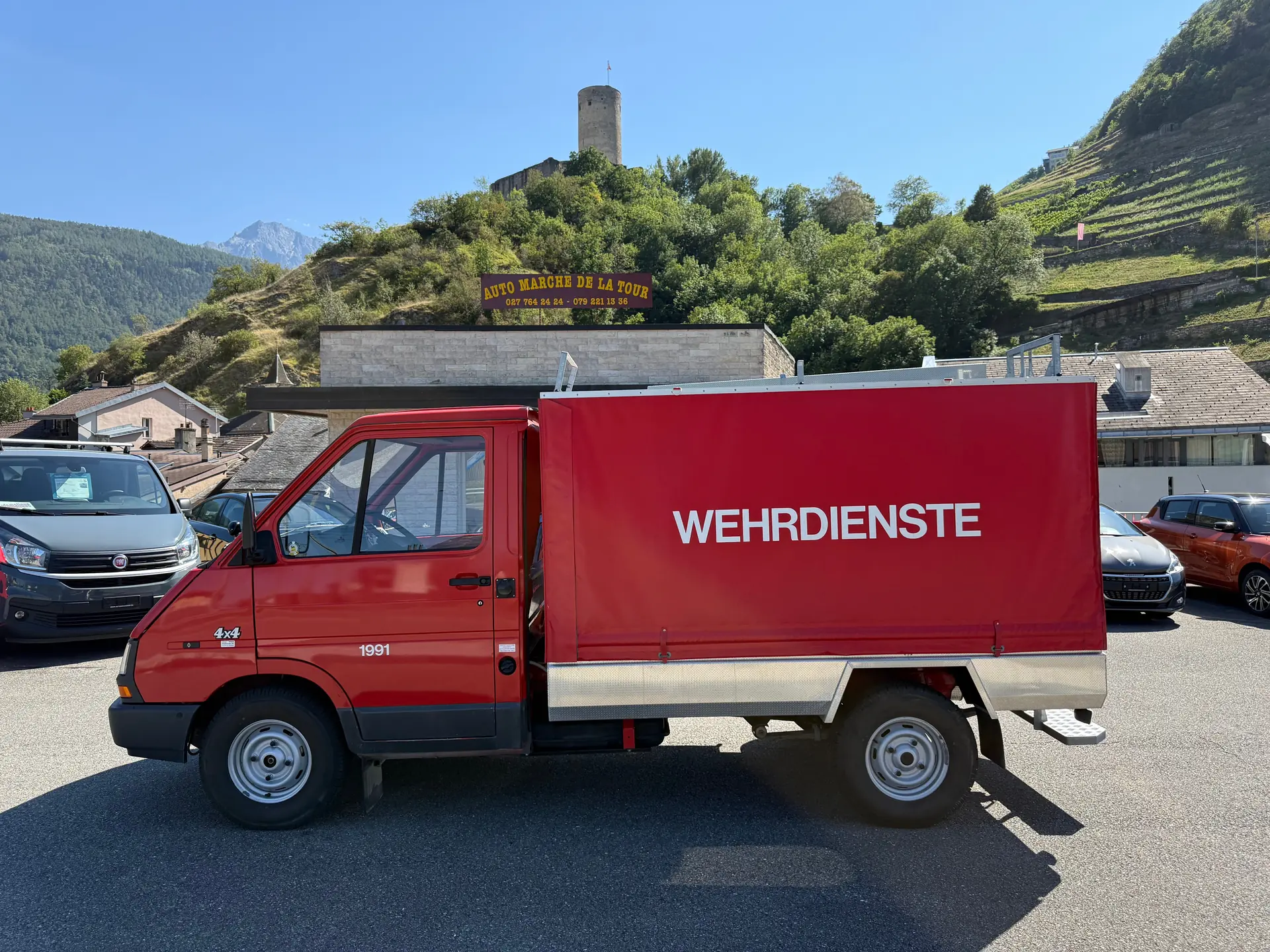 Renault Trafic V 49A 2.2 4x4 — Utilitaire robuste 4 roues motrices, très faible kilométrage