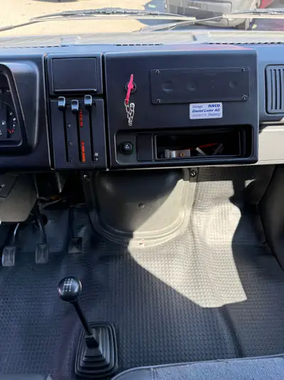 Renault Trafic V 49A 2.2 4x4 — Utilitaire robuste 4 roues motrices, très faible kilométrage — Miniatura 15