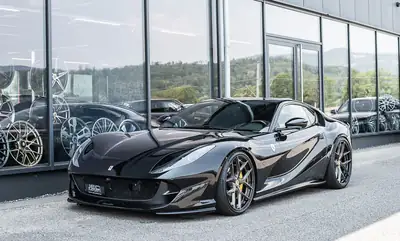 Ferrari 812 Superfast — Le coupé sport italien ultime, 796 ch de pure passion — côté