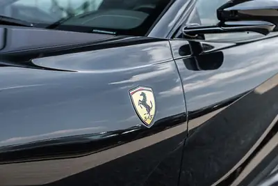 Ferrari 812 Superfast — Le coupé sport italien ultime, 796 ch de pure passion — Miniature 8
