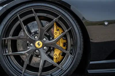 Ferrari 812 Superfast — Le coupé sport italien ultime, 796 ch de pure passion — Miniature 7