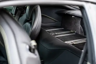 Ferrari 812 Superfast — Le coupé sport italien ultime, 796 ch de pure passion — Miniature 22