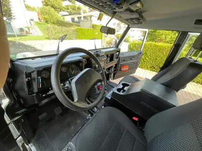 Land Rover Defender 130 2.5 TDi — 4x4 robuste, équipé et économe au diesel — Armaturenbrett