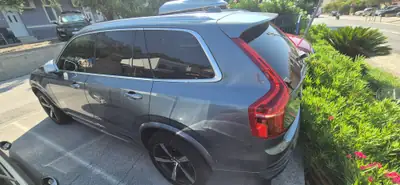 Volvo XC90 2.0 D5 R-Design — 7 places, diesel performant, sans sinistre — rear view