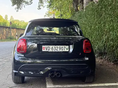MINI Cooper S 2.0i — Sportive compacte avec toit panoramique et services gratuits 10 ans — intérieur