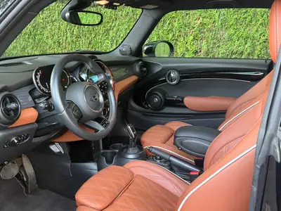 MINI Cooper S 2.0i — Sportive compacte avec toit panoramique et services gratuits 10 ans — détail